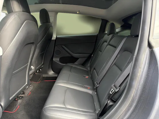 Tesla Model Y Long Range D