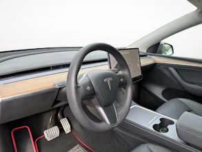 https://vehicle.imgix.net/4372520/b4df548e-84fc-444d-9e64-b3d52baf734a.jpg