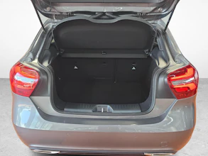 https://vehicle.imgix.net/4372521/84686a6d-d59e-4d58-b07c-0261b263c803.jpg