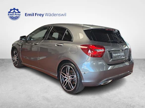 https://vehicle.imgix.net/4372521/f9e211b5-4fa3-4a0b-9a5d-068f9f52b128.jpg