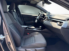 https://vehicle.imgix.net/4372585/96ac7199-e814-4607-bf02-abf7ad58ce5f.jpg