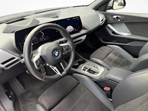 https://vehicle.imgix.net/4372590/e6bb3e3c-9b89-467a-9ad8-c67973c29b1e.jpg