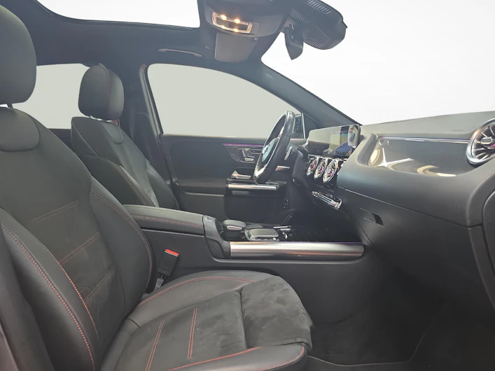 image du véhicule MERCEDES-BENZ GLA 250