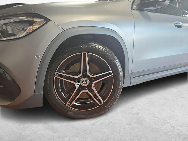 Mercedes-Benz GLA 250 4MATIC AMG Line
