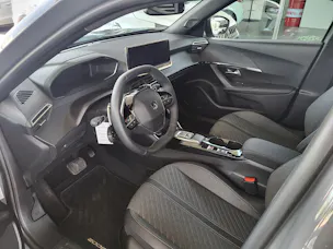 Peugeot 2008 1.2 Hybrid 145 Allure Premium