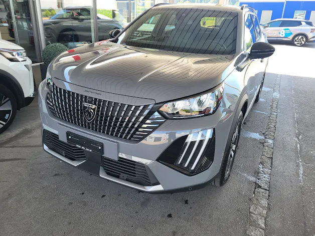 Peugeot 2008 1.2 Hybrid 145 Allure Premium