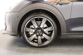https://vehicle.imgix.net/4372736/00205190-3aa6-4d10-b665-fbfbcb58d214.JPG