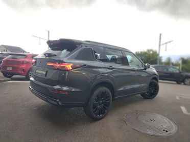 MITSUBISHI OUTLANDER 5
