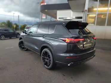 MITSUBISHI OUTLANDER 6