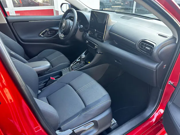 Toyota Yaris 1.5 VVT-i HSD Trend