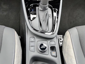 https://vehicle.imgix.net/4372988/28389338-9632-42e1-8ffc-2ab86c7bee29.jpg