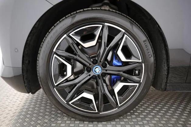 BMW iX xDrive50