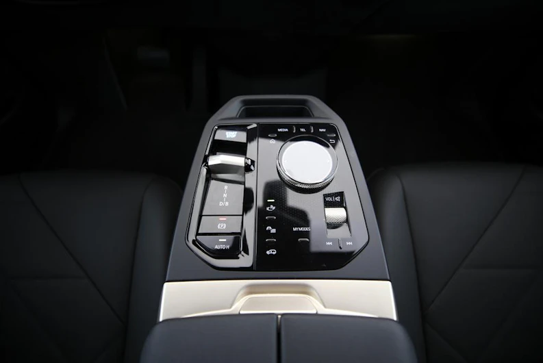immagine del veicolo BMW iX