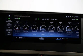 https://vehicle.imgix.net/4373010/f8612d37-ee9a-4504-af98-35209c2c186d.jpg