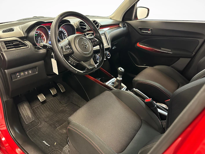 Fahrzeugbild SUZUKI SWIFT