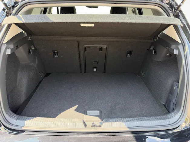VW Golf VIII 1.5 eTSI 75 Edition