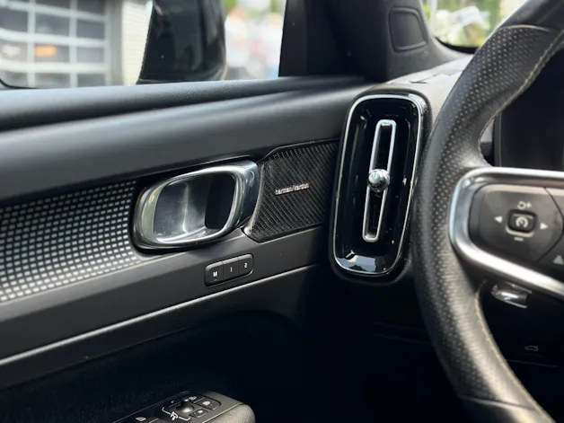 Volvo XC40 2.0 T5 R-Design AWD