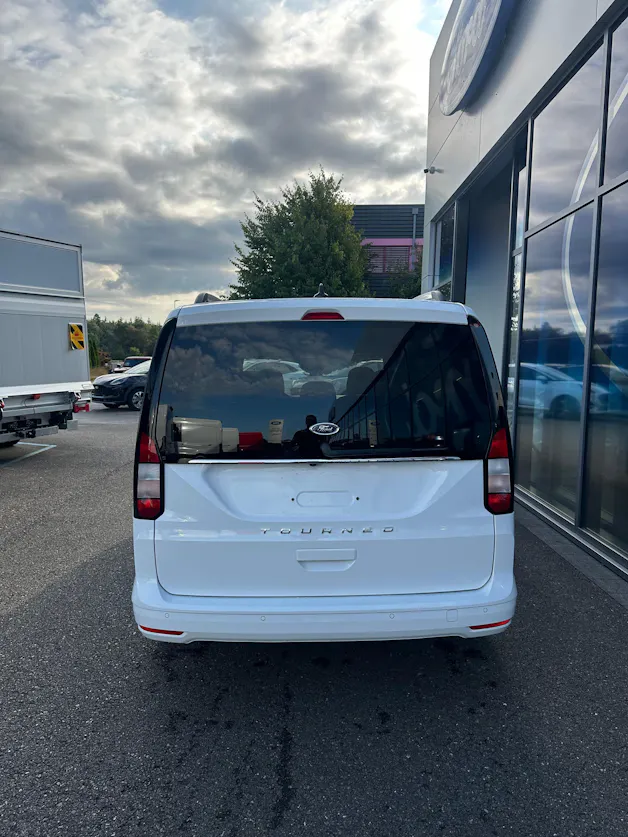 Ford TOURNEO CONNECT Grand 2.0 EcoB Titanium/122CV/Aut.