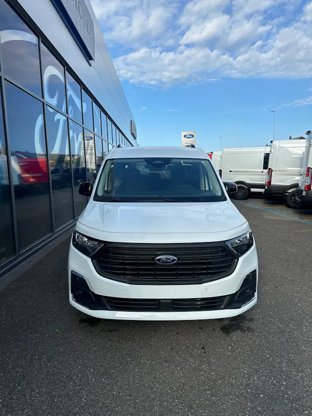 Ford TOURNEO CONNECT Grand 2.0 EcoB Titanium/122CV/Aut.