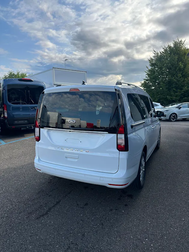 Ford TOURNEO CONNECT Grand 2.0 EcoB Titanium/122CV/Aut.