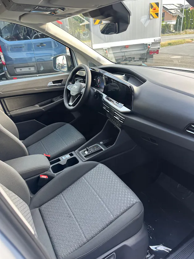 Ford TOURNEO CONNECT Grand 2.0 EcoB Titanium/122CV/Aut.