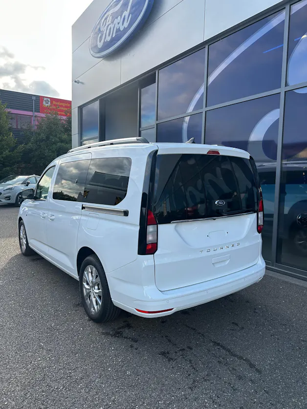 Ford TOURNEO CONNECT Grand 2.0 EcoB Titanium/122CV/Aut.