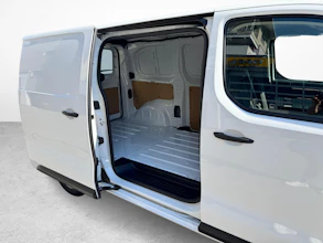 https://vehicle.imgix.net/4373442/40218eff-e13b-45b4-a536-ead3c82f7064.jpg