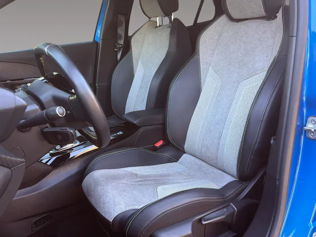 PEUGEOT 2008 e-GT Pack