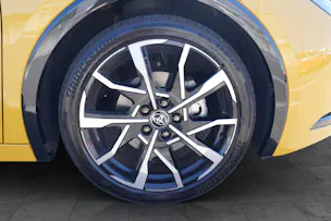 Toyota Prius 2.0 Plug-In-Hybrid Style