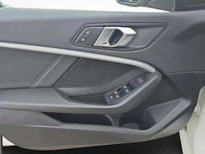 image du véhicule BMW 118i