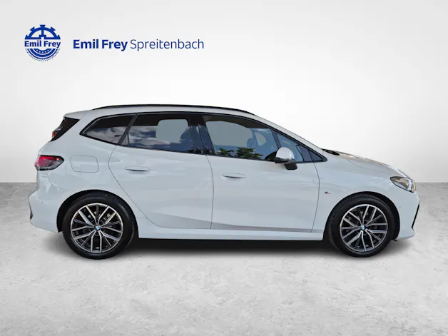 BMW 218d Active Tourer / ab 3,99% Leasing bei Abschluss einer Protect Autoversicherung