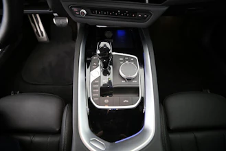 https://vehicle.imgix.net/4373627/ce34967c-b4e5-4fca-8b56-2baf42a0172f.jpg