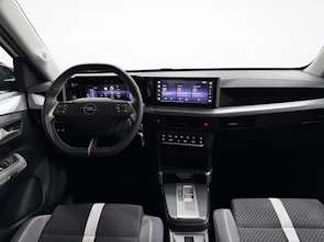 Fahrzeugbild OPEL Frontera 1.2 T HEV 145 GS