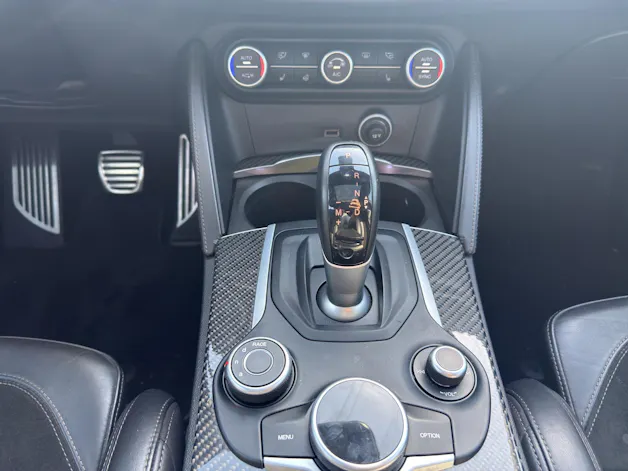 Alfa Romeo Stelvio 2.9 V6 Biturbo Q4 Quadrifoglio