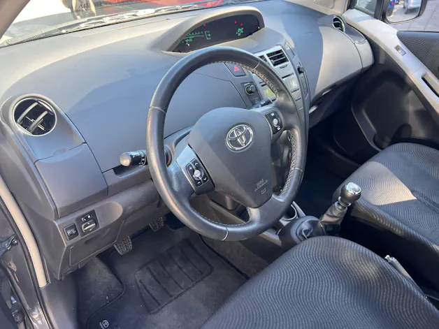 Toyota Yaris 1.33 VVT-i Linea Sol