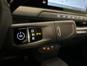 https://vehicle.imgix.net/4373667/e9401ce7-a79d-432f-83cd-13e1a45f120e.jpg