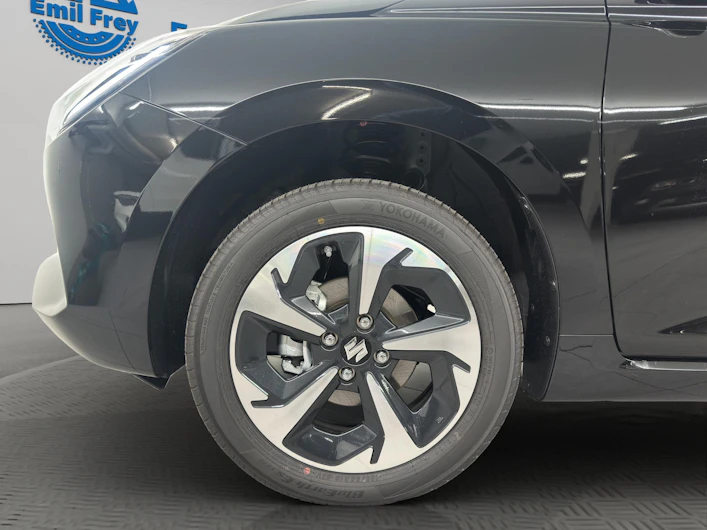 Fahrzeugbild SUZUKI SWIFT