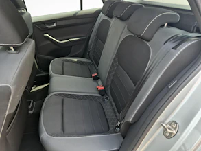 https://vehicle.imgix.net/4373741/1e237a7b-ade4-4a11-8723-c3c1a5b21a99.jpg