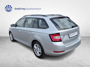 https://vehicle.imgix.net/4373741/a58d5523-b2df-4e7f-aa1e-e9faaf5e3105.jpg