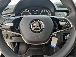 https://vehicle.imgix.net/4373741/beba0061-b129-421e-8fda-88713ed8b688.jpg
