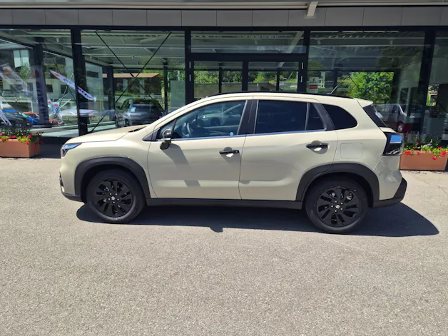Suzuki S-Cross 1.4 T Black Edition Top Hybrid 4x4