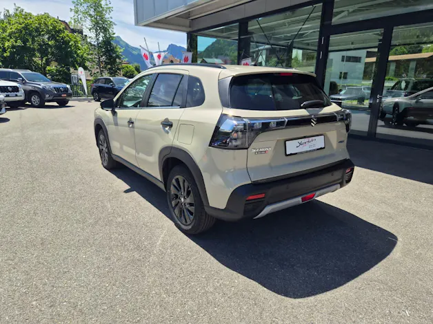 Suzuki S-Cross 1.4 T Black Edition Top Hybrid 4x4
