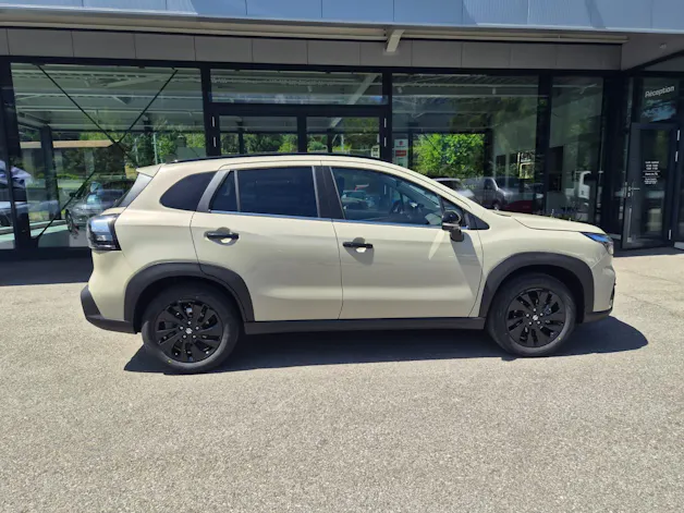 Suzuki S-Cross 1.4 T Black Edition Top Hybrid 4x4