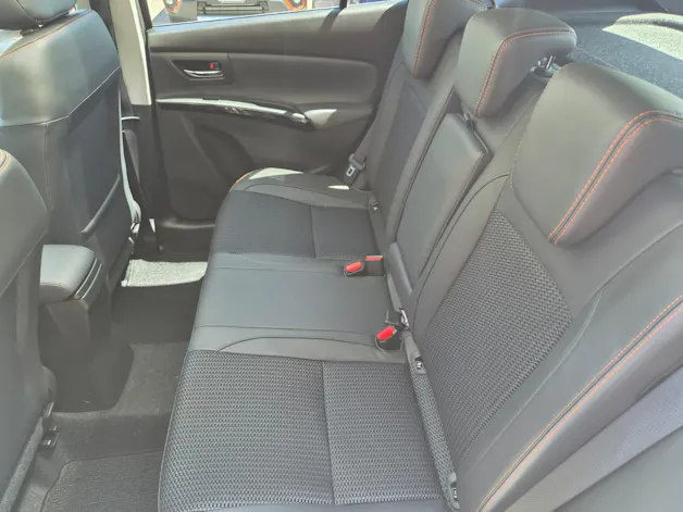 Suzuki S-Cross 1.4 T Black Edition Top Hybrid 4x4