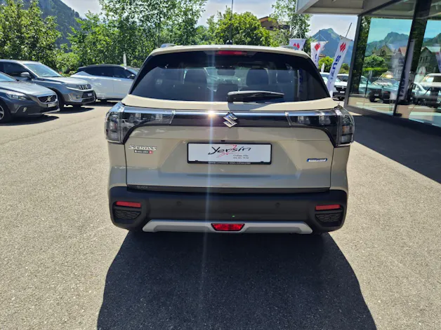 Suzuki S-Cross 1.4 T Black Edition Top Hybrid 4x4