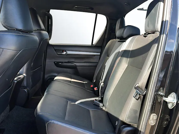 Toyota Hilux Double Cab.-Pick-up 2.8 D-4D 230 Invincible