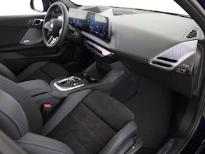 https://vehicle.imgix.net/4373809/19e5be8d-b8f8-486c-8252-f3d16a5e4004.jpg