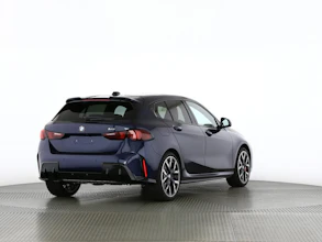 https://vehicle.imgix.net/4373809/2672a913-2c26-420d-91b3-5a5247b0549a.jpg