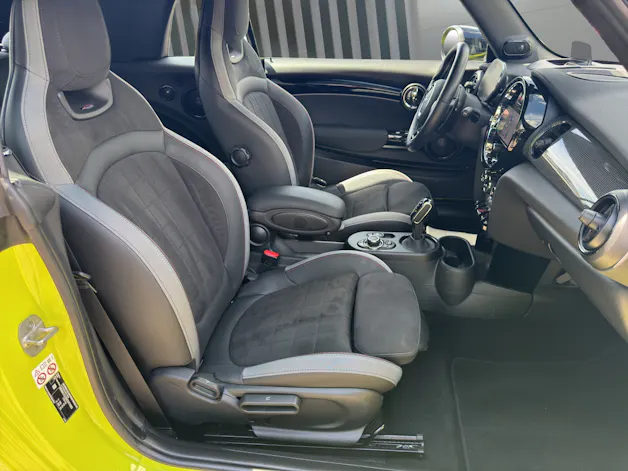 Mini Cabrio F57 2.0i John Cooper Works JOHN COOPER WORKS TRIM