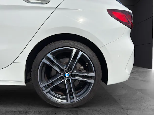 BMW 120d xDrive SAG